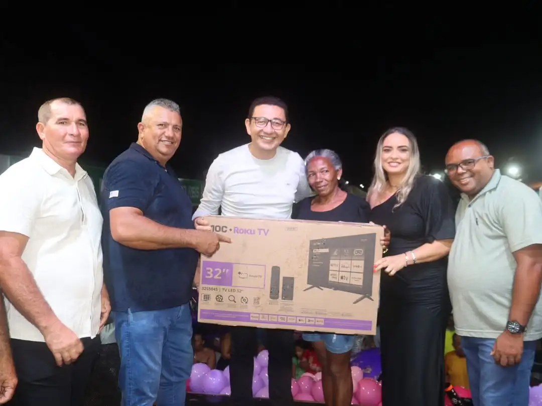 Foto 1 – ✅Vereadores prestigiaram o grande Show de Prêmios Mamãe Feliz em comemoração ao dia das mães