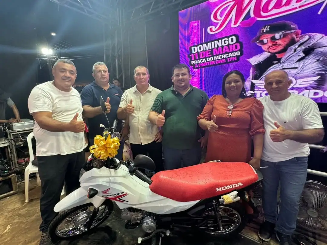 ✅Vereadores prestigiaram o grande Show de Prêmios Mamãe Feliz em comemoração ao dia das mães