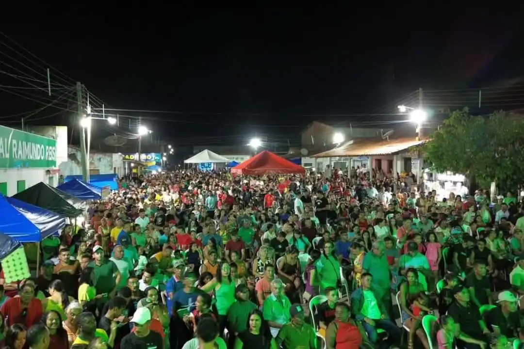 Foto 10 – Festividade "Papai Feliz ano I " promovido pela Prefeitura, através das Secretarias de Cultura e Assistência Social.
